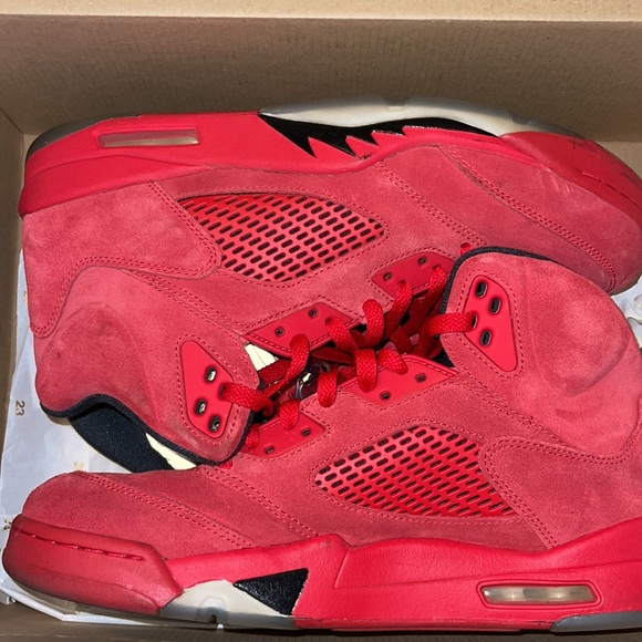 Air Jordan 5 Retros - Picture 2 of 6